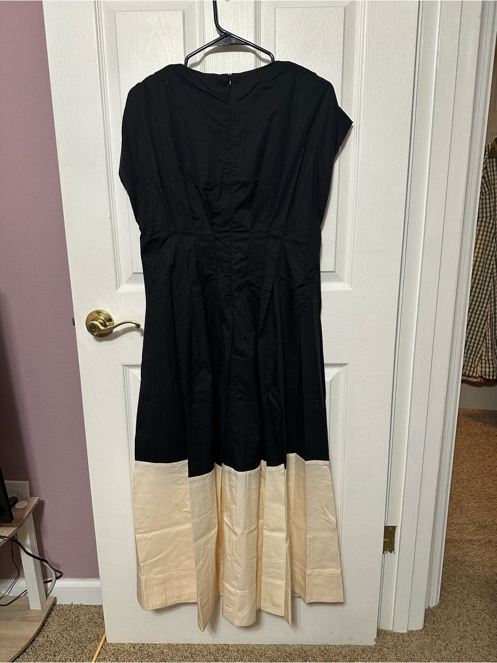 Entro Large NWT Two-Tone Black and Cream Midi Dress - Picture 5 of 5